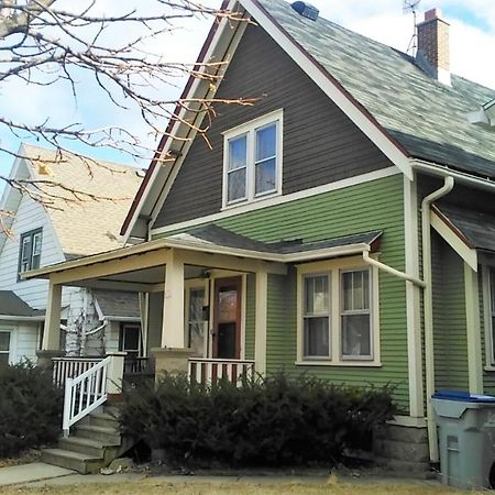 Comfortable 3 Bedroom Craftsman Bungalow In Milwaukee'S Bay View Neighborhood Zewnętrze zdjęcie