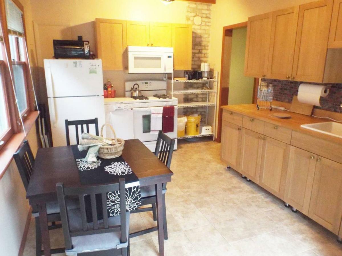 Comfortable 3 Bedroom Craftsman Bungalow In Milwaukee'S Bay View Neighborhood Zewnętrze zdjęcie