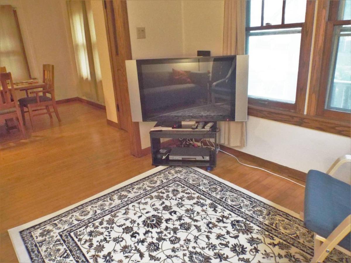 Comfortable 3 Bedroom Craftsman Bungalow In Milwaukee'S Bay View Neighborhood Zewnętrze zdjęcie